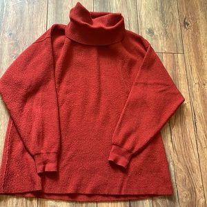 Free people oversized sweater with mild piling.